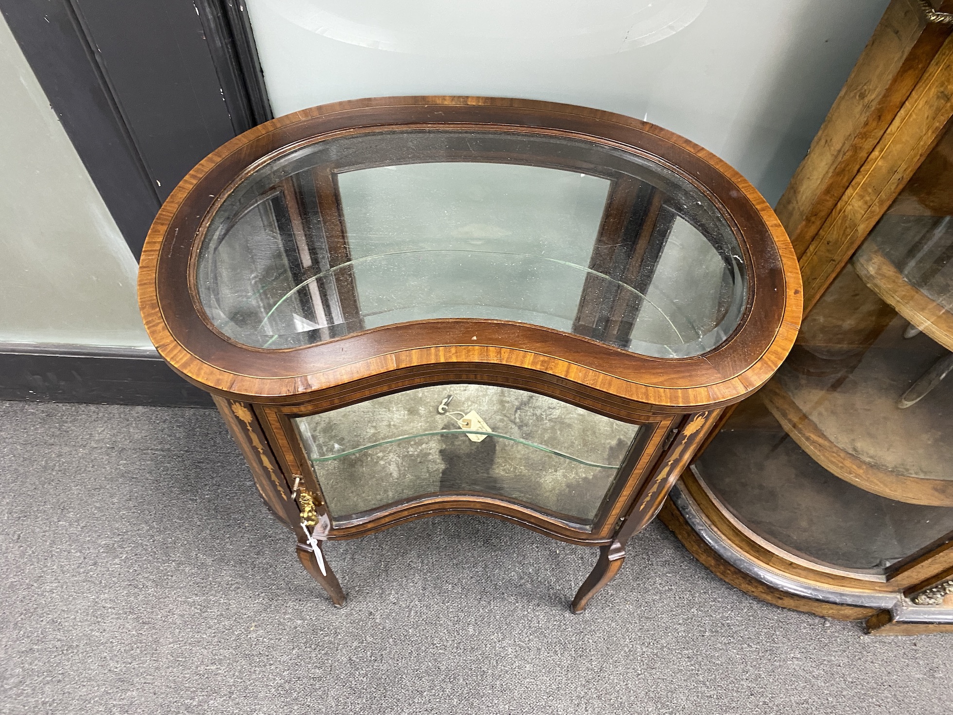 An Edwardian satinwood banded and marquetry inlaid kidney shaped bijouterie cabinet, width 58cm, depth 35cm, height 76cm